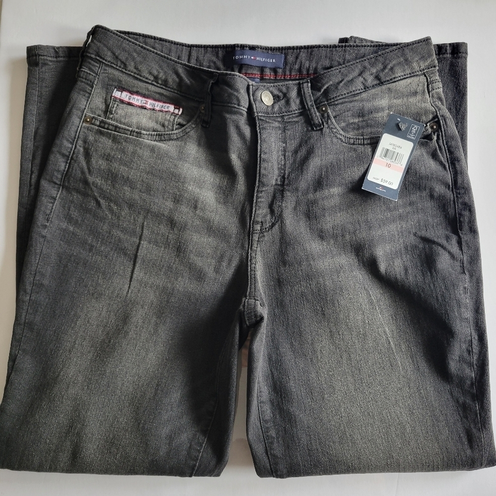 Tommy Hilfiger Denim Jeans. - Picture 3 of 8
